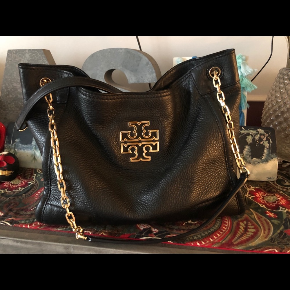 Tory Burch Britten Slouchy Shoulder Bag – Black Leather 👜✨